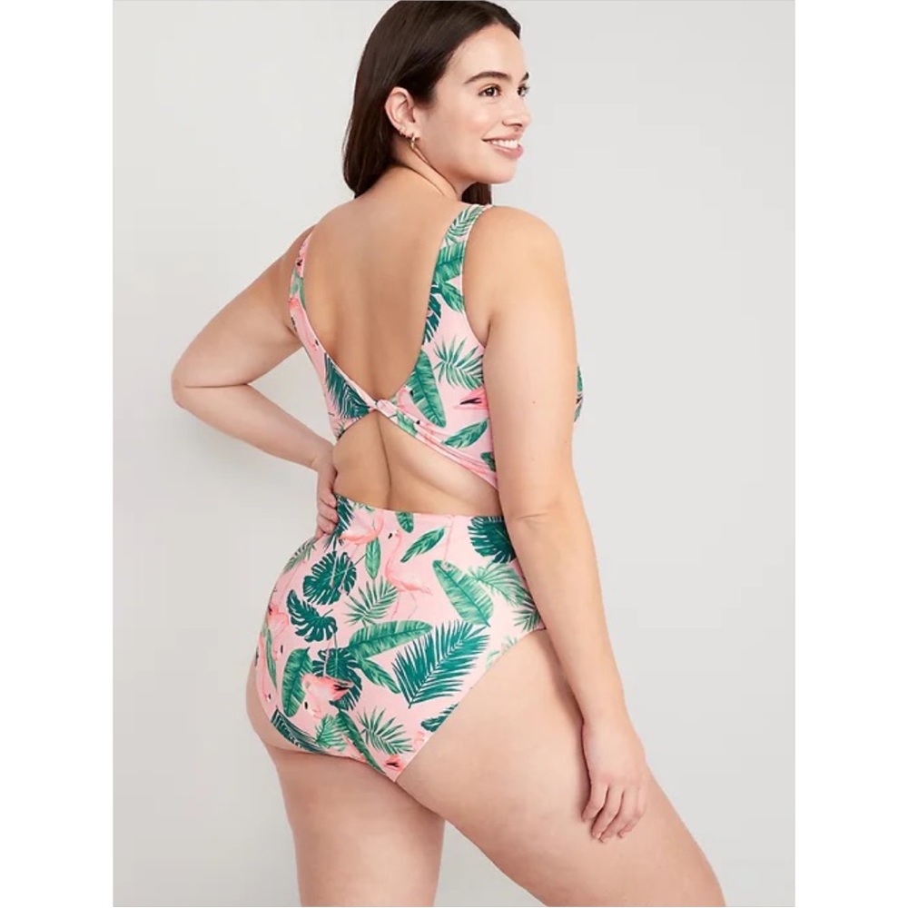NWT Old Navy Twist-Back Cutout One-Piece Swimsuit - Picture 2 of 5